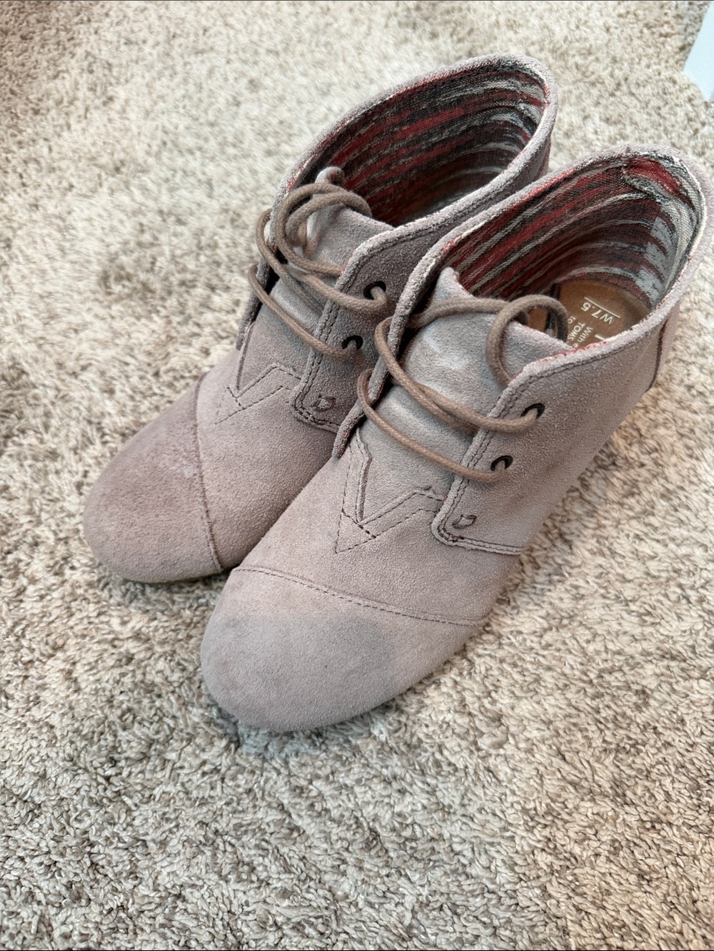 Tom's Wedge Women's Taupe Suede Lace-Up Ankle Boots, size 7.5